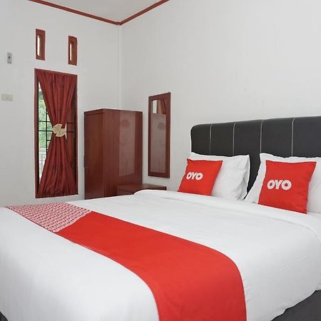 Oyo 2635 Ramos Inn Sinapuran ภายนอก รูปภาพ