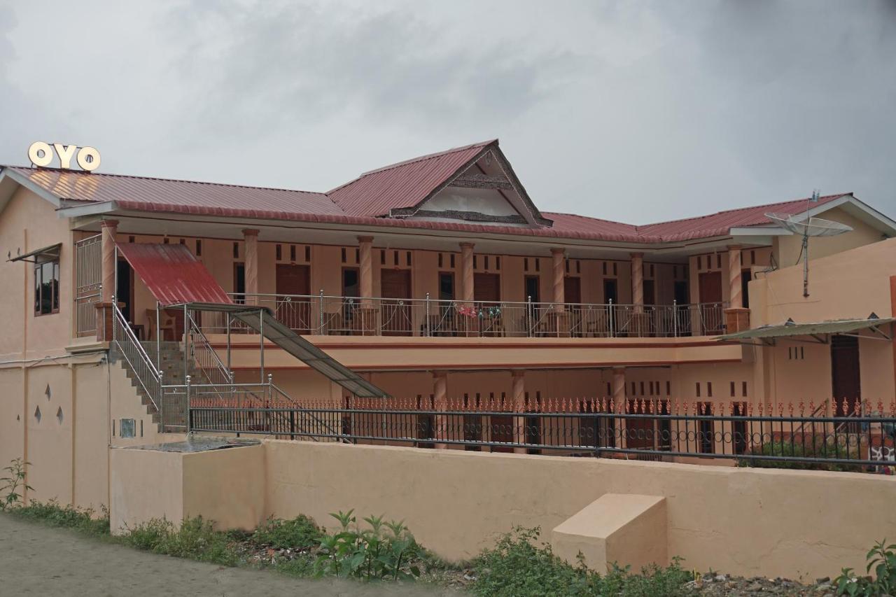 Oyo 2635 Ramos Inn Sinapuran ภายนอก รูปภาพ