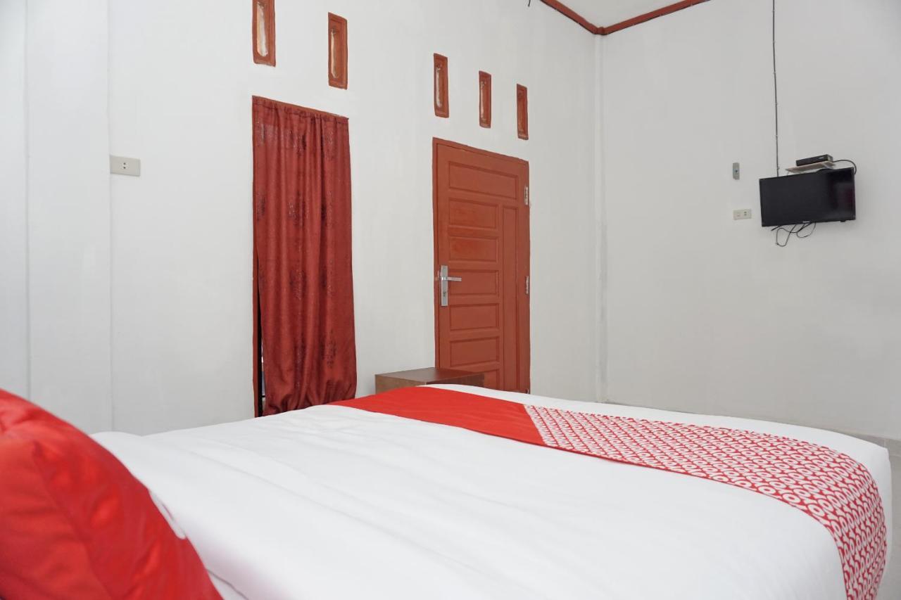 Oyo 2635 Ramos Inn Sinapuran ภายนอก รูปภาพ