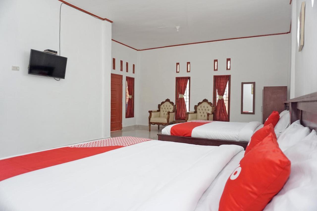 Oyo 2635 Ramos Inn Sinapuran ภายนอก รูปภาพ