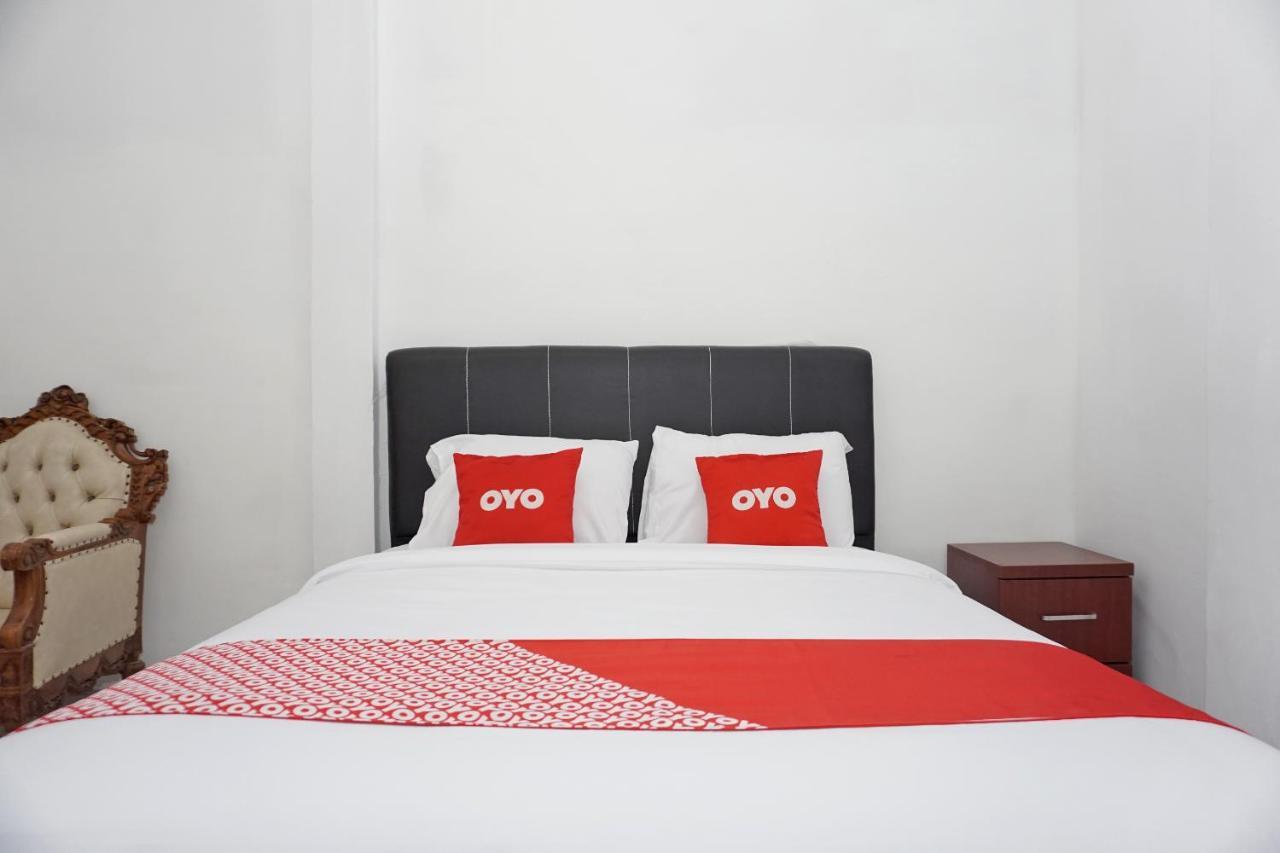 Oyo 2635 Ramos Inn Sinapuran ภายนอก รูปภาพ