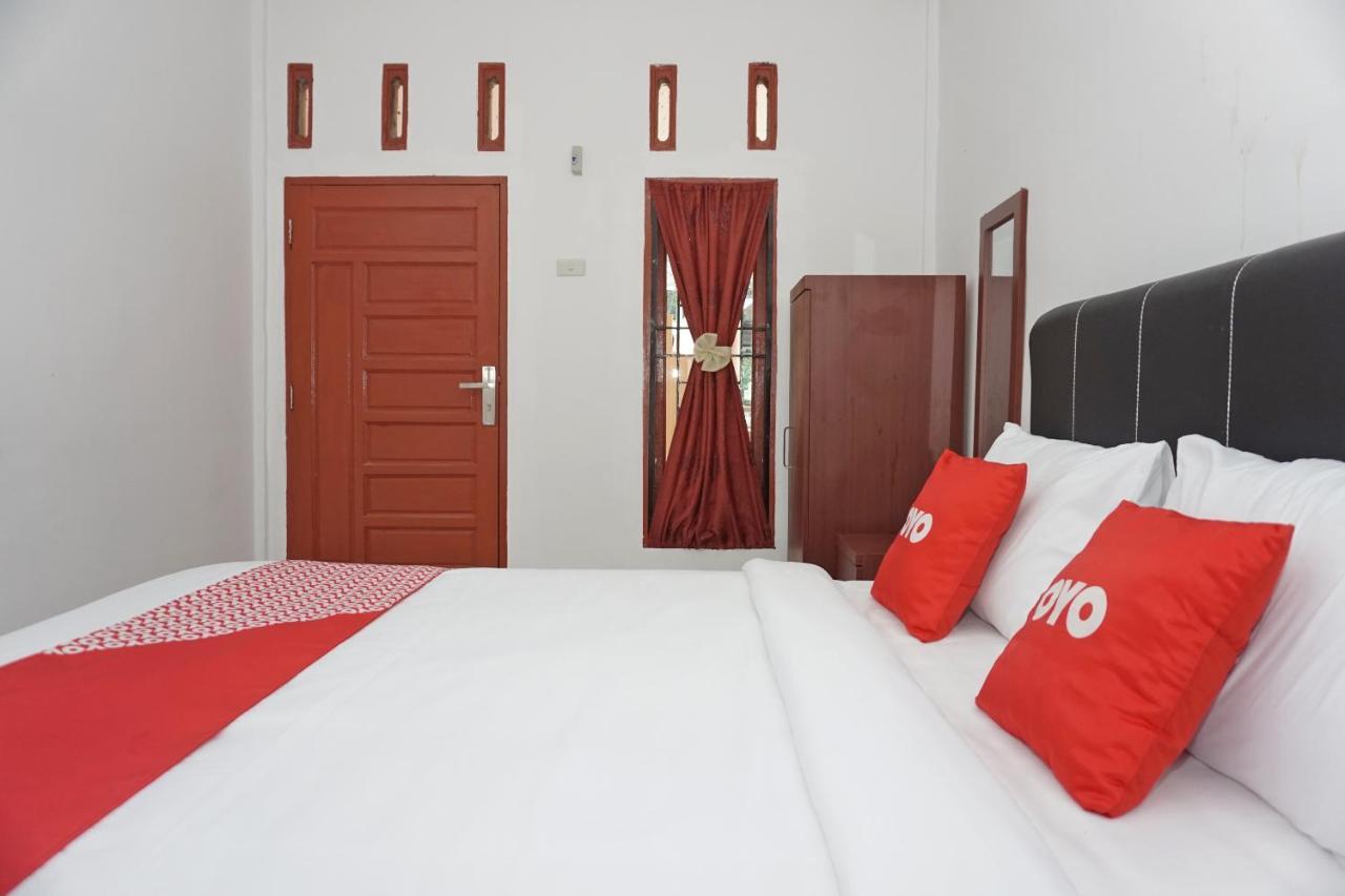 Oyo 2635 Ramos Inn Sinapuran ภายนอก รูปภาพ